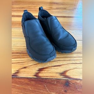 Merrell Women’s black slip on size 6 1/2